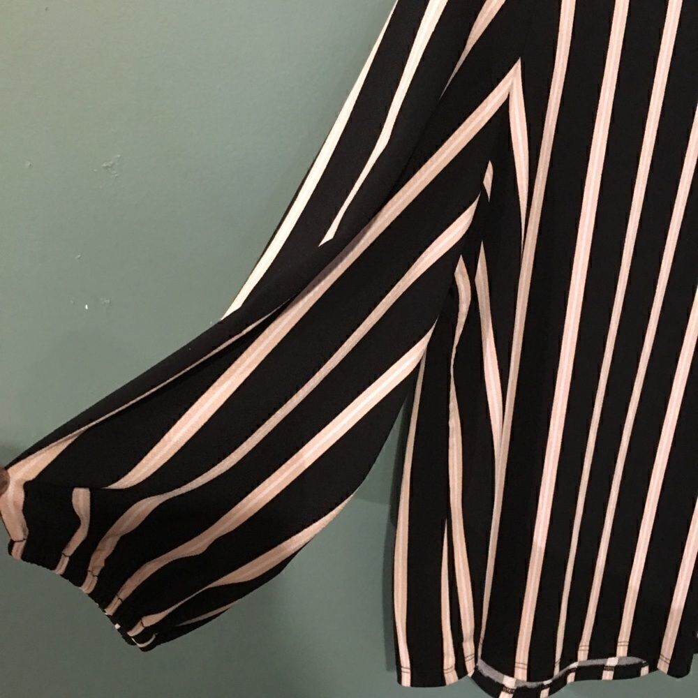Adrianna Papell Black & pink rayon top - Picture 4 of 8